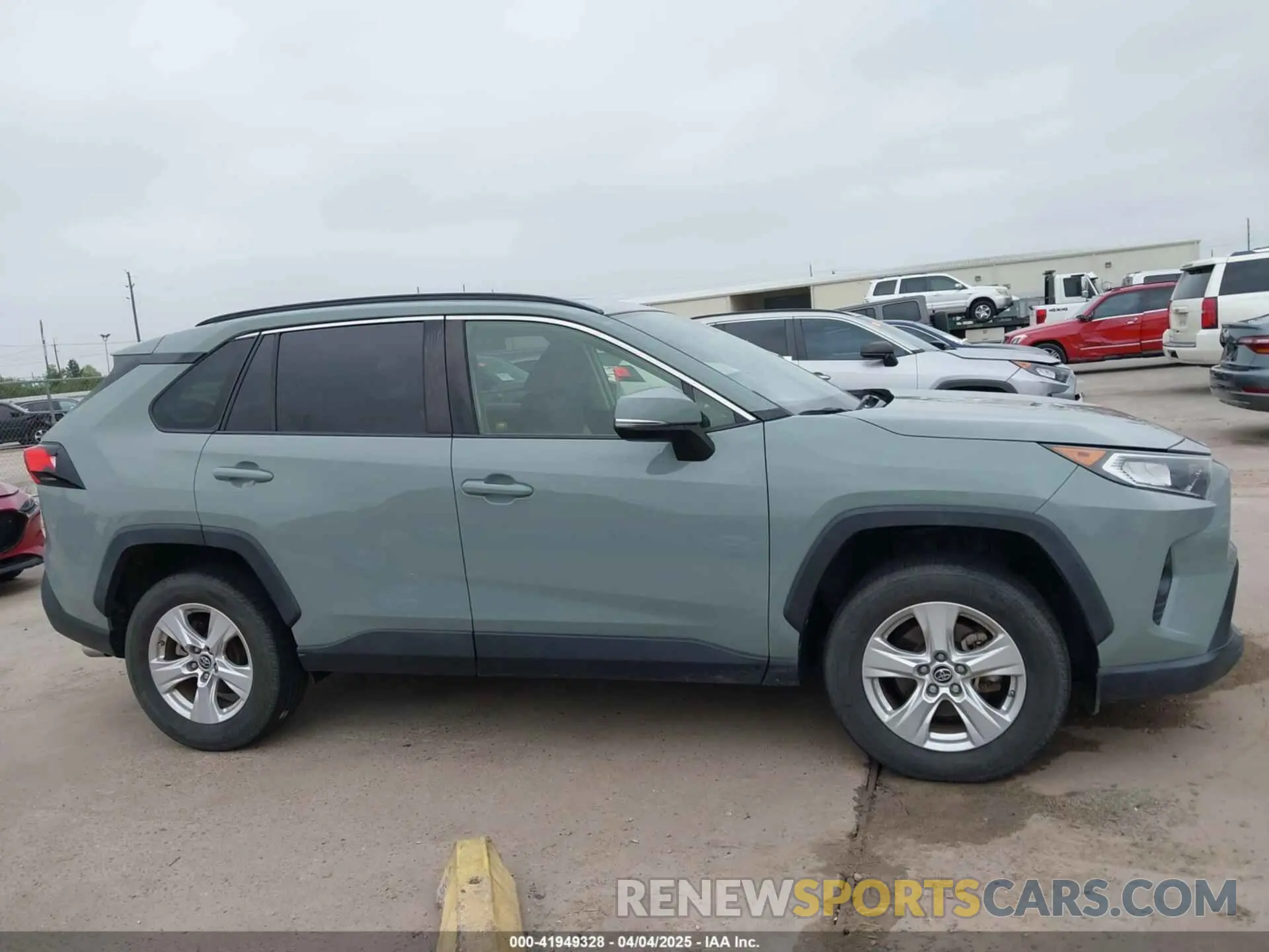 13 Фотография поврежденного автомобиля JTMW1RFVXKD505425 TOYOTA RAV4 2019