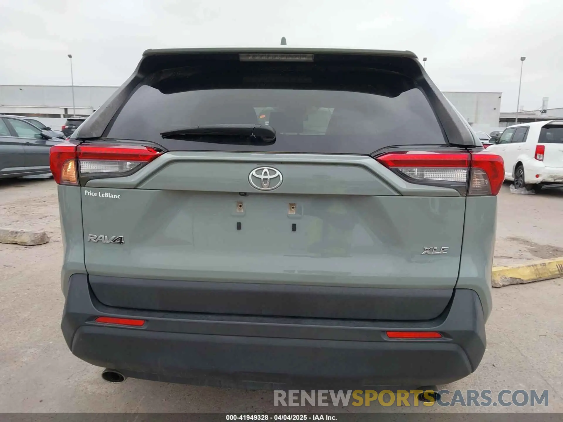 16 Фотография поврежденного автомобиля JTMW1RFVXKD505425 TOYOTA RAV4 2019