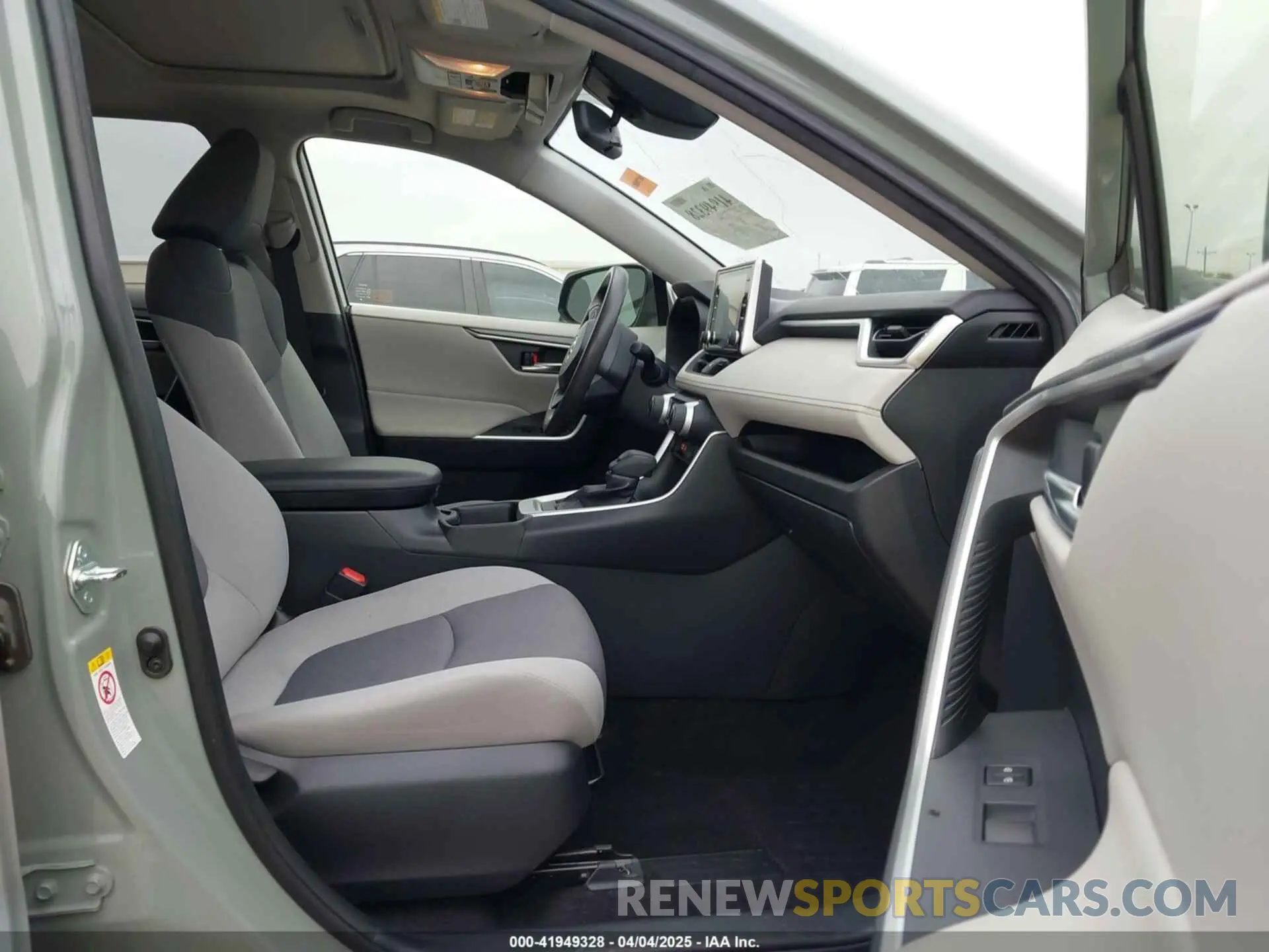 5 Фотография поврежденного автомобиля JTMW1RFVXKD505425 TOYOTA RAV4 2019