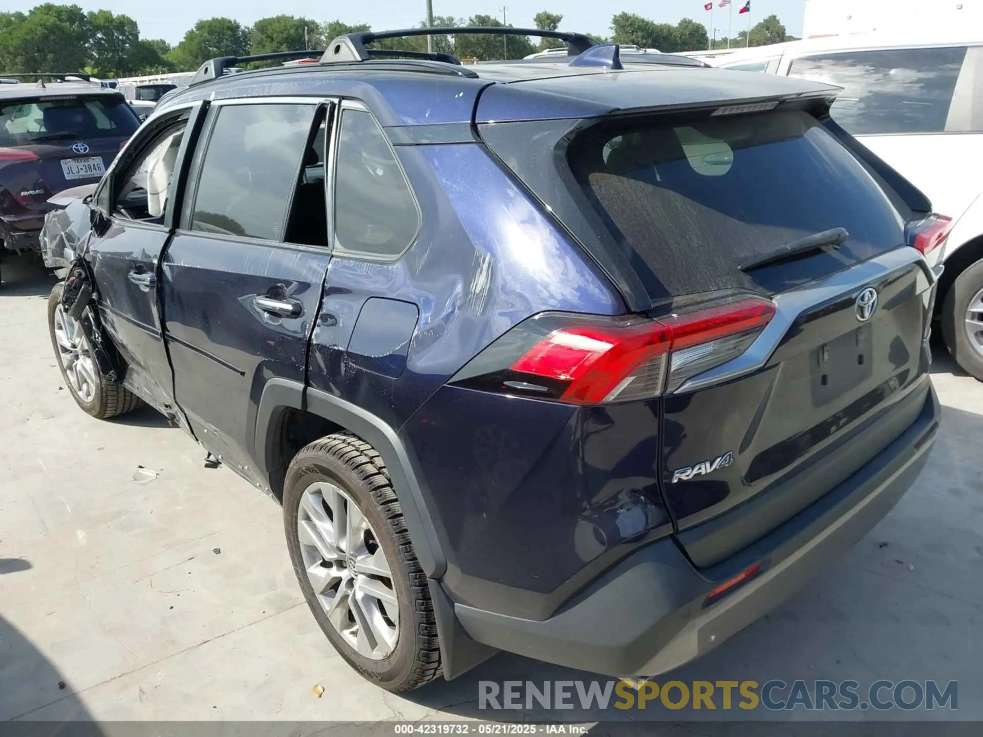 3 Photograph of a damaged car JTMY1RFV0KD514689 TOYOTA RAV4 2019