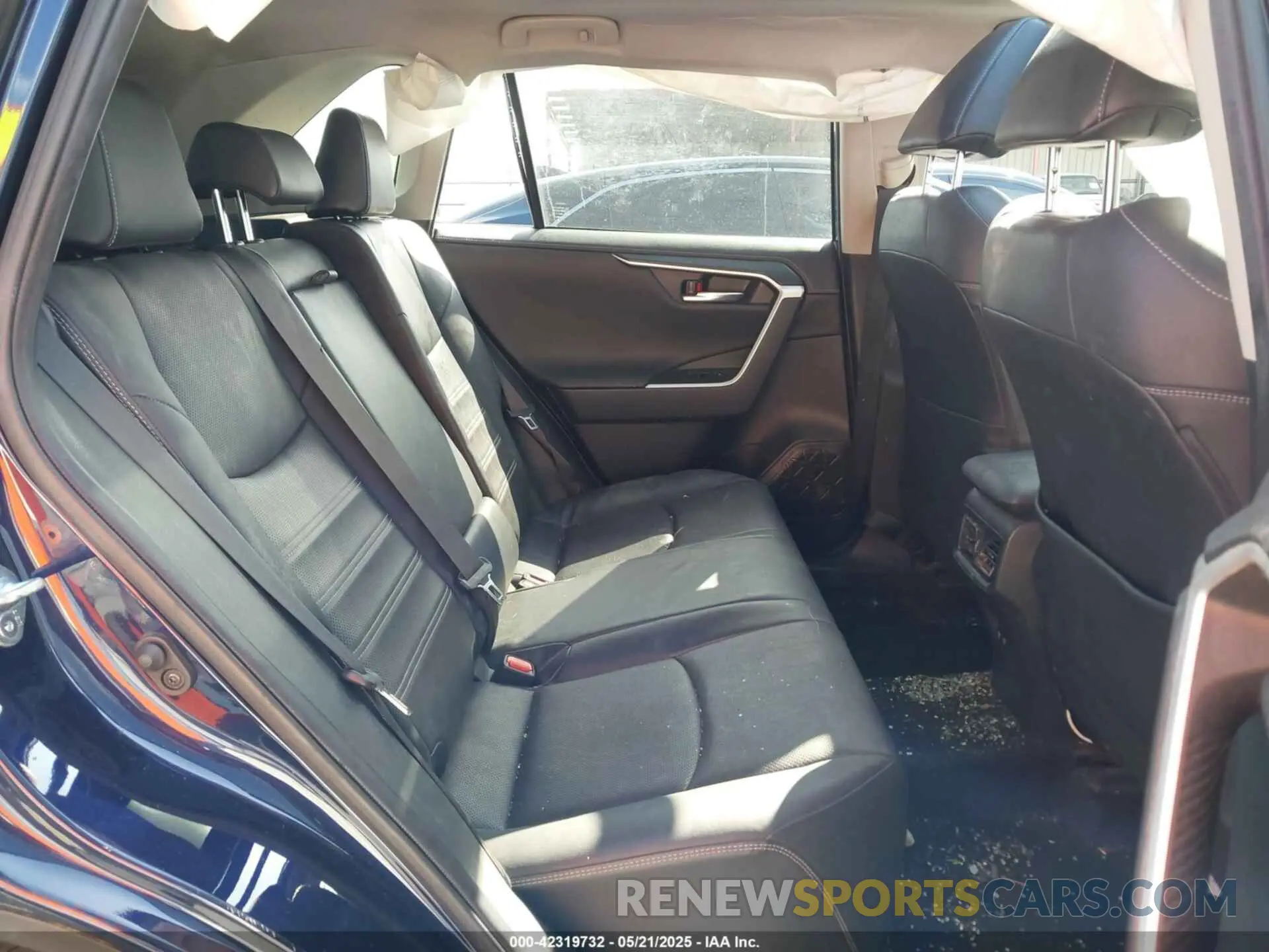 8 Photograph of a damaged car JTMY1RFV0KD514689 TOYOTA RAV4 2019