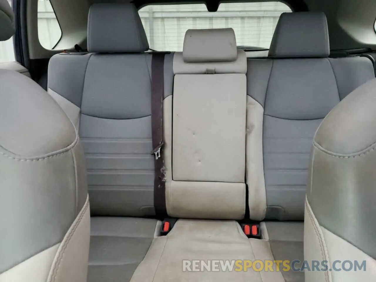 10 Фотография поврежденного автомобиля JTMY1RFV3KD502908 TOYOTA RAV4 2019