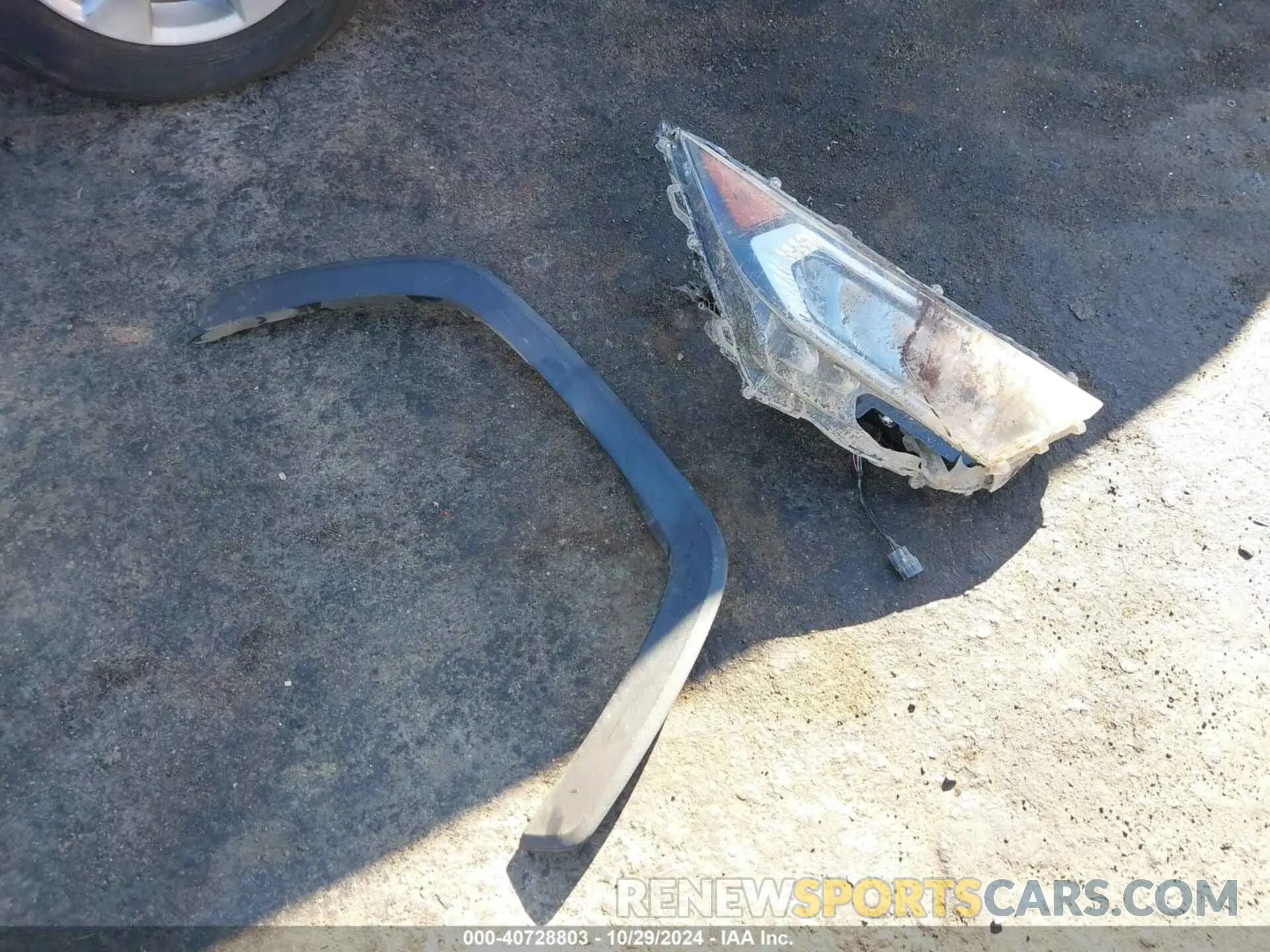 11 Photograph of a damaged car JTMY1RFV6KD501705 TOYOTA RAV4 2019
