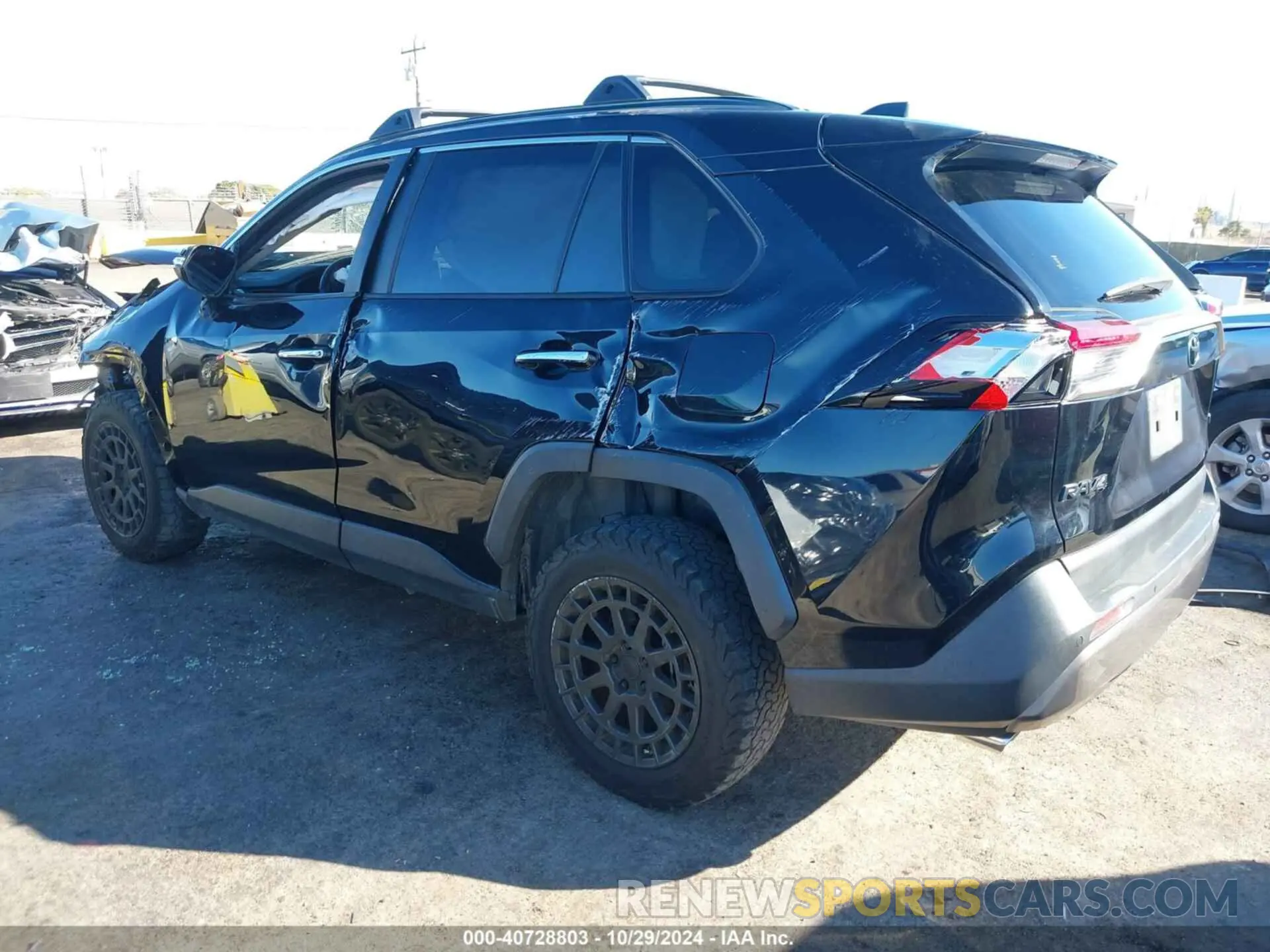 3 Photograph of a damaged car JTMY1RFV6KD501705 TOYOTA RAV4 2019