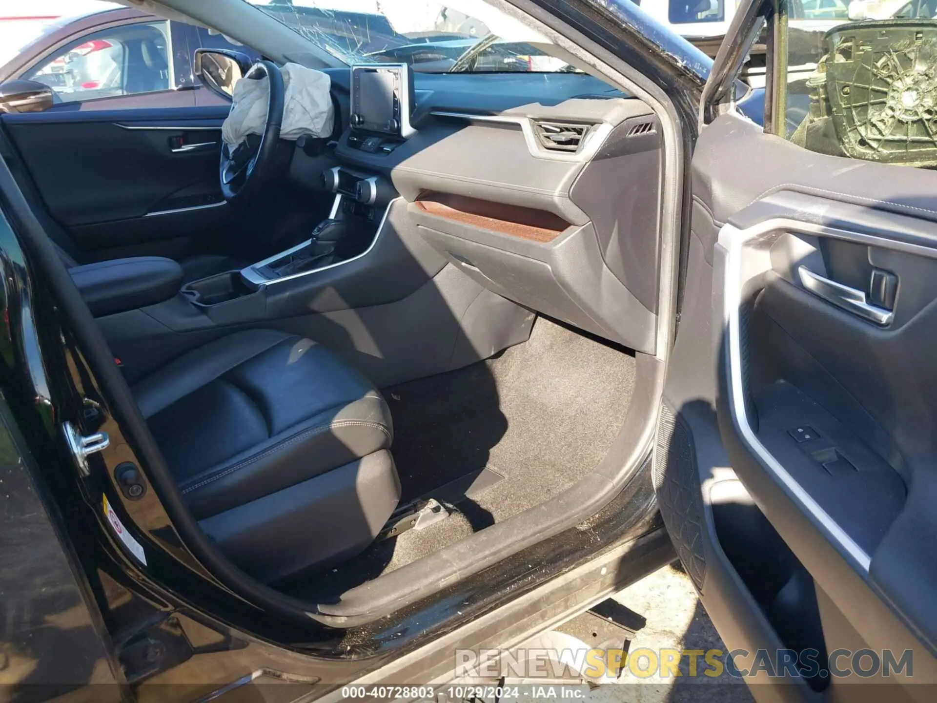 5 Photograph of a damaged car JTMY1RFV6KD501705 TOYOTA RAV4 2019