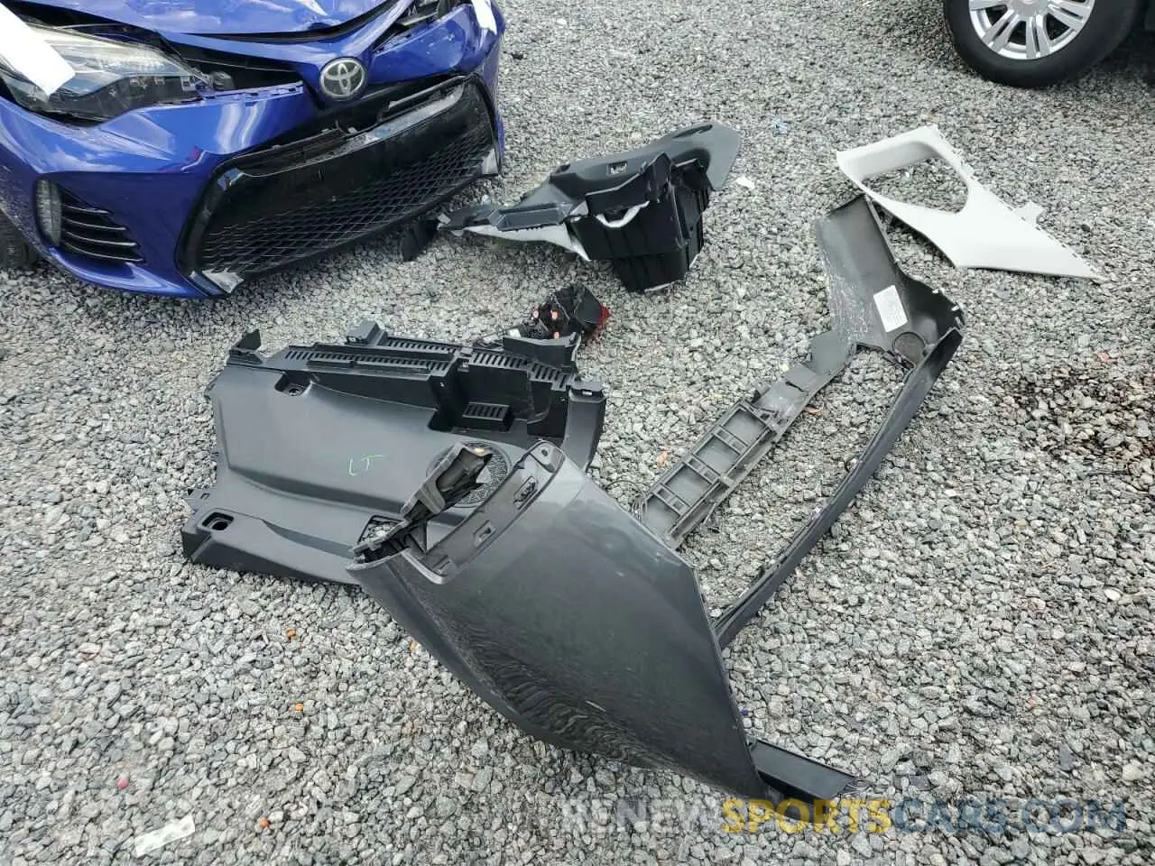 13 Photograph of a damaged car JTMY1RFV6KD515247 TOYOTA RAV4 2019