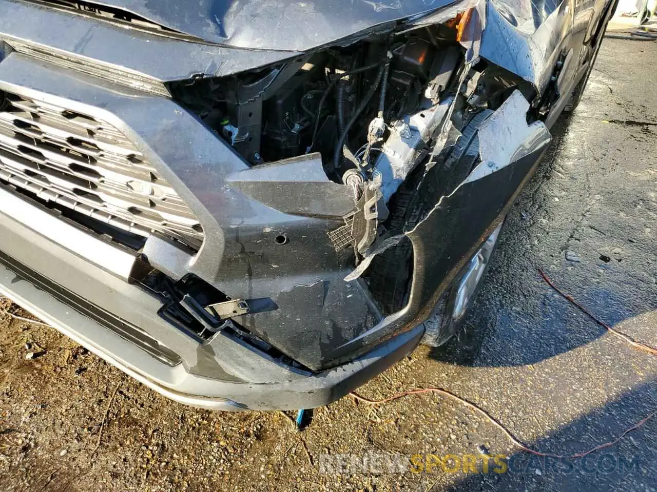 9 Photograph of a damaged car JTMY1RFV8KD500412 TOYOTA RAV4 2019