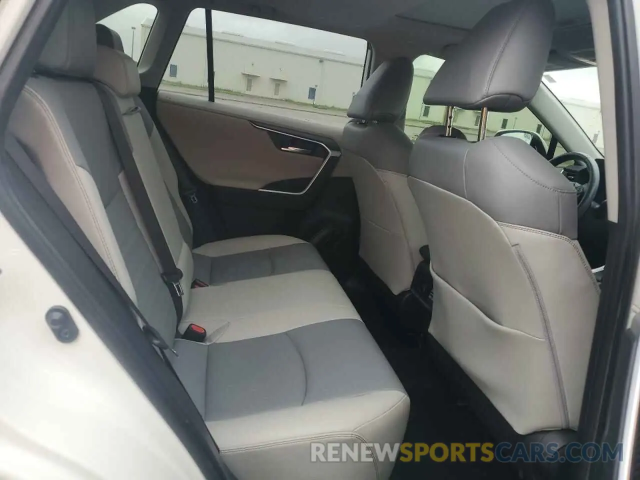 11 Photograph of a damaged car JTMY1RFV9KD502900 TOYOTA RAV4 2019