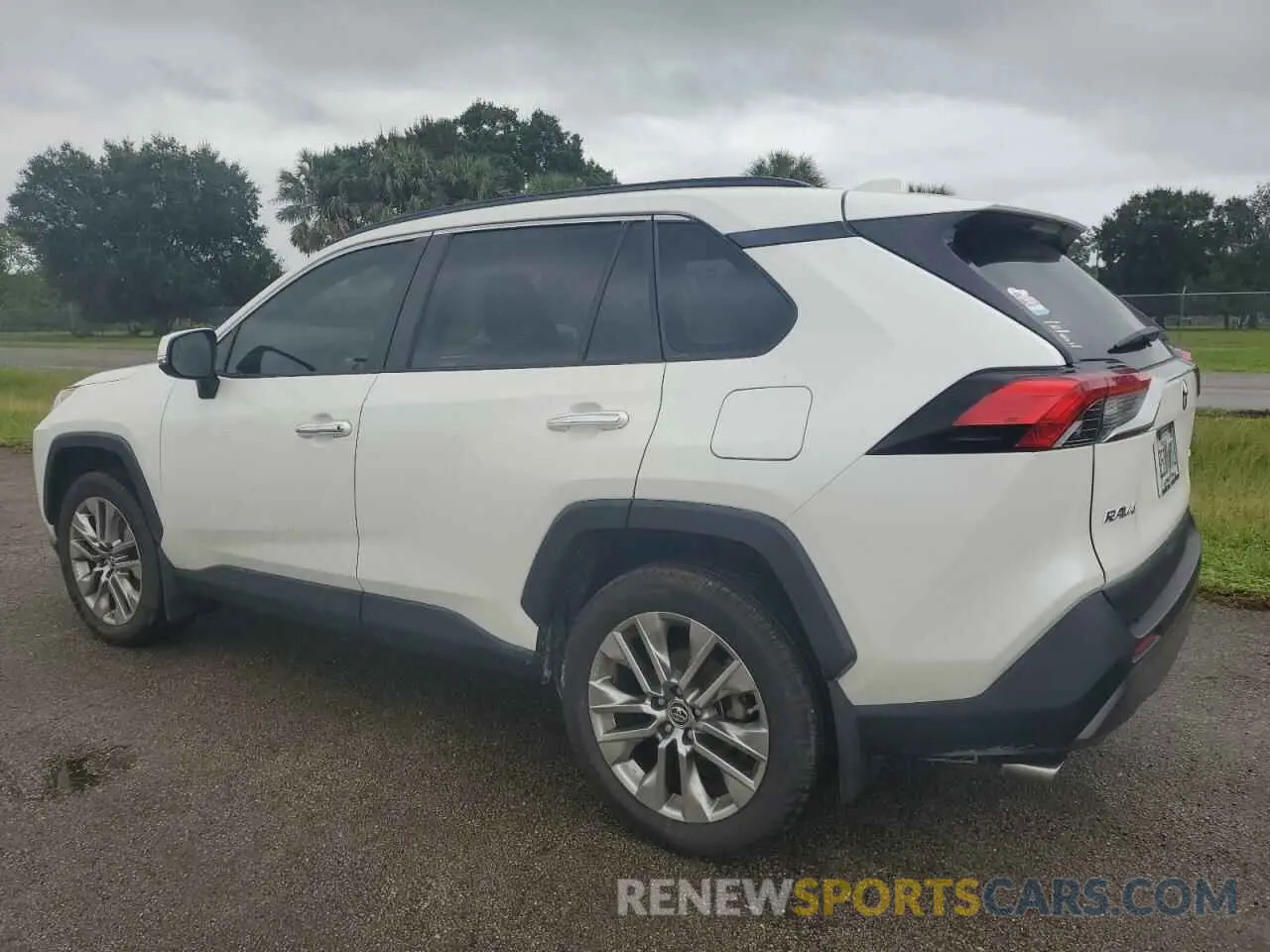 2 Photograph of a damaged car JTMY1RFV9KD502900 TOYOTA RAV4 2019
