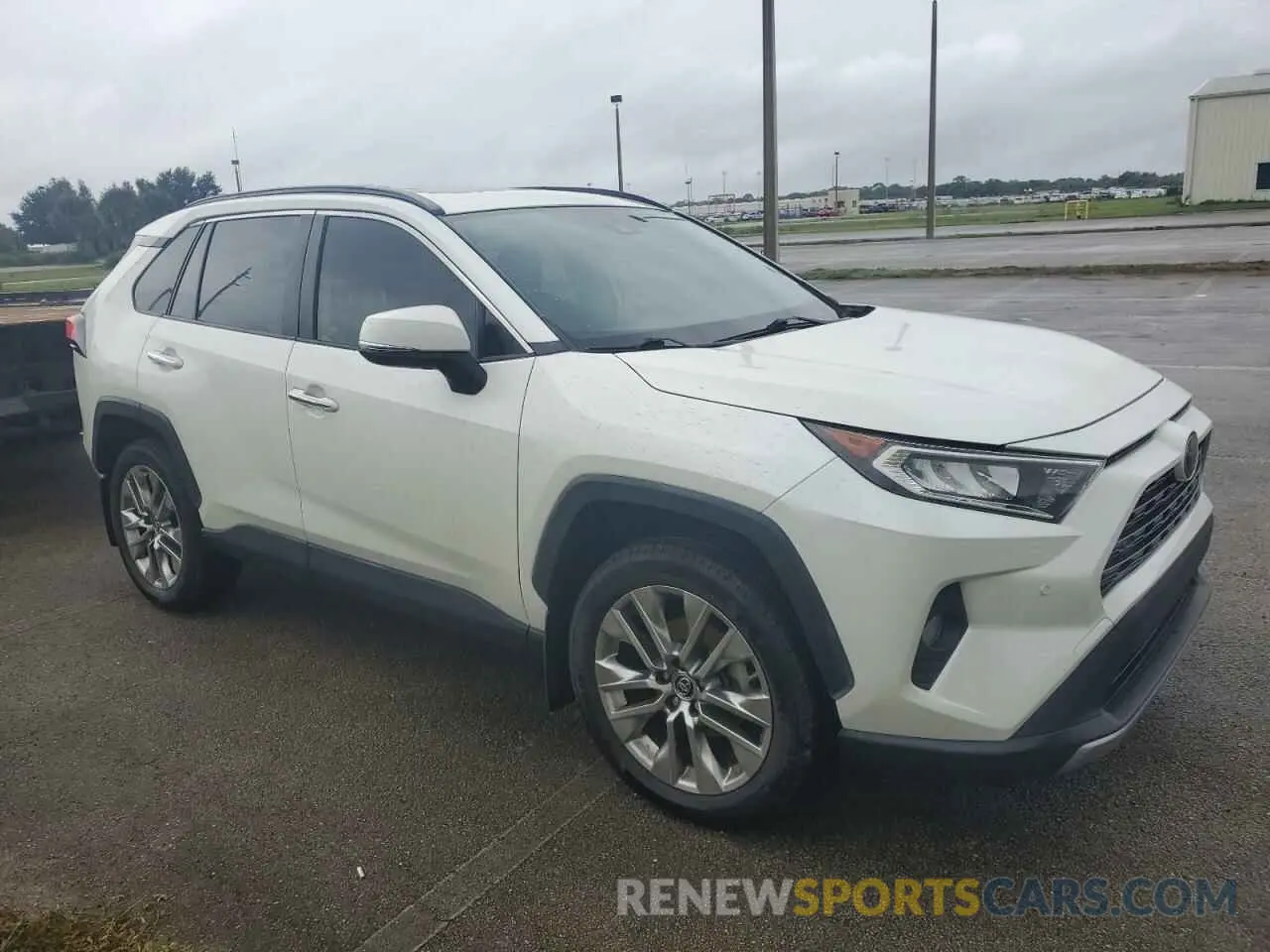 4 Photograph of a damaged car JTMY1RFV9KD502900 TOYOTA RAV4 2019
