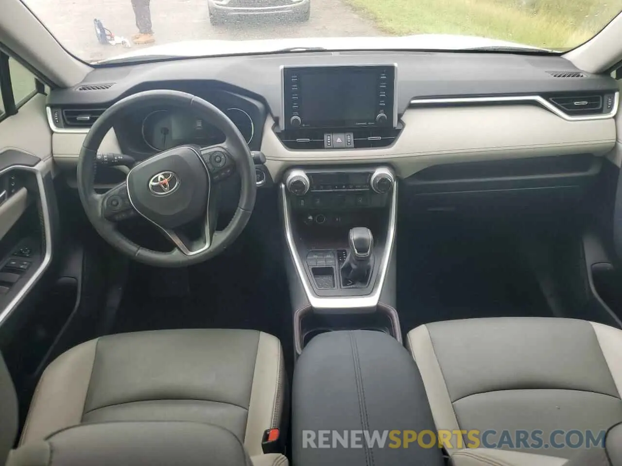 8 Photograph of a damaged car JTMY1RFV9KD502900 TOYOTA RAV4 2019