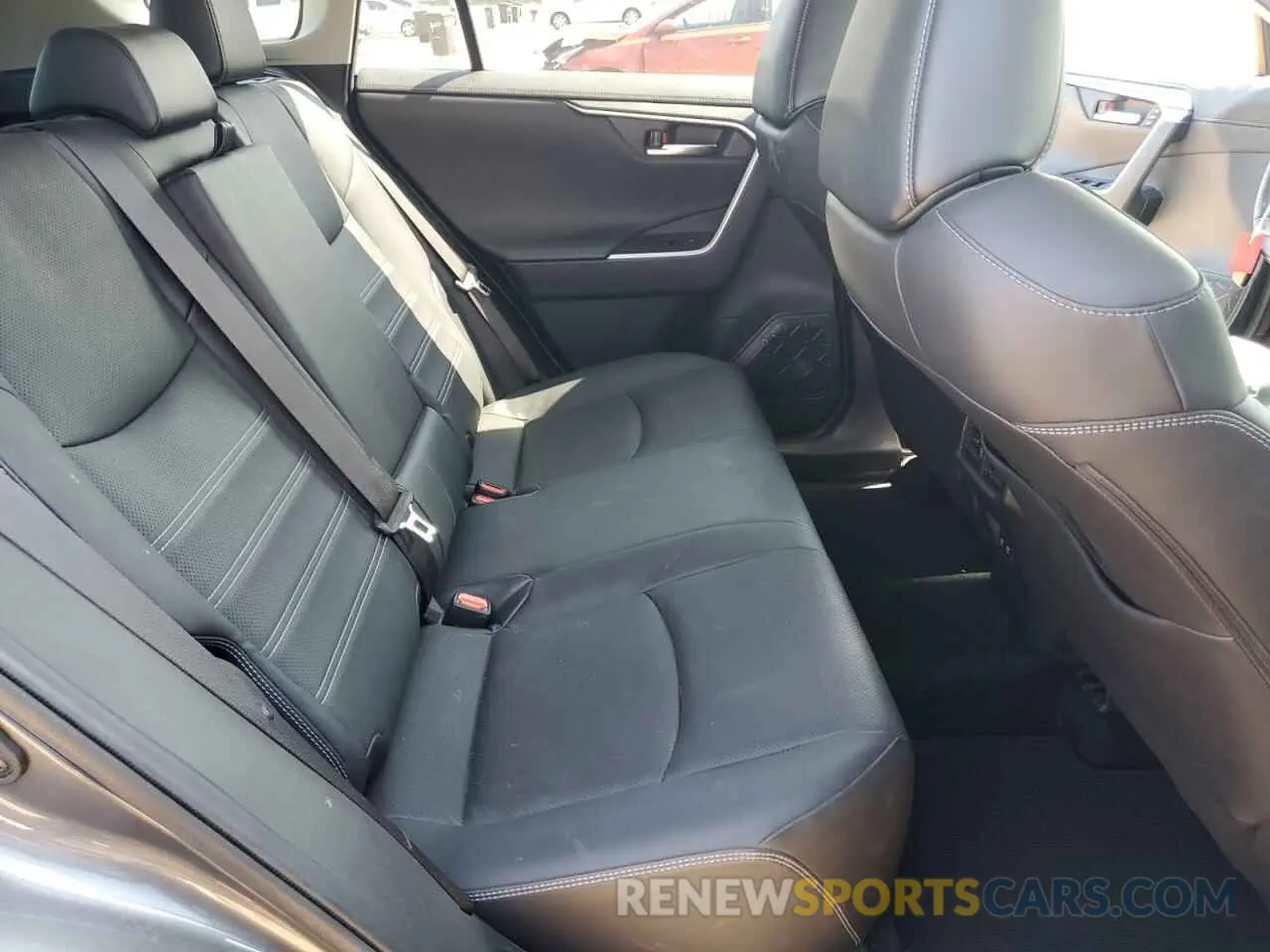 11 Photograph of a damaged car JTMY1RFVXKD028357 TOYOTA RAV4 2019