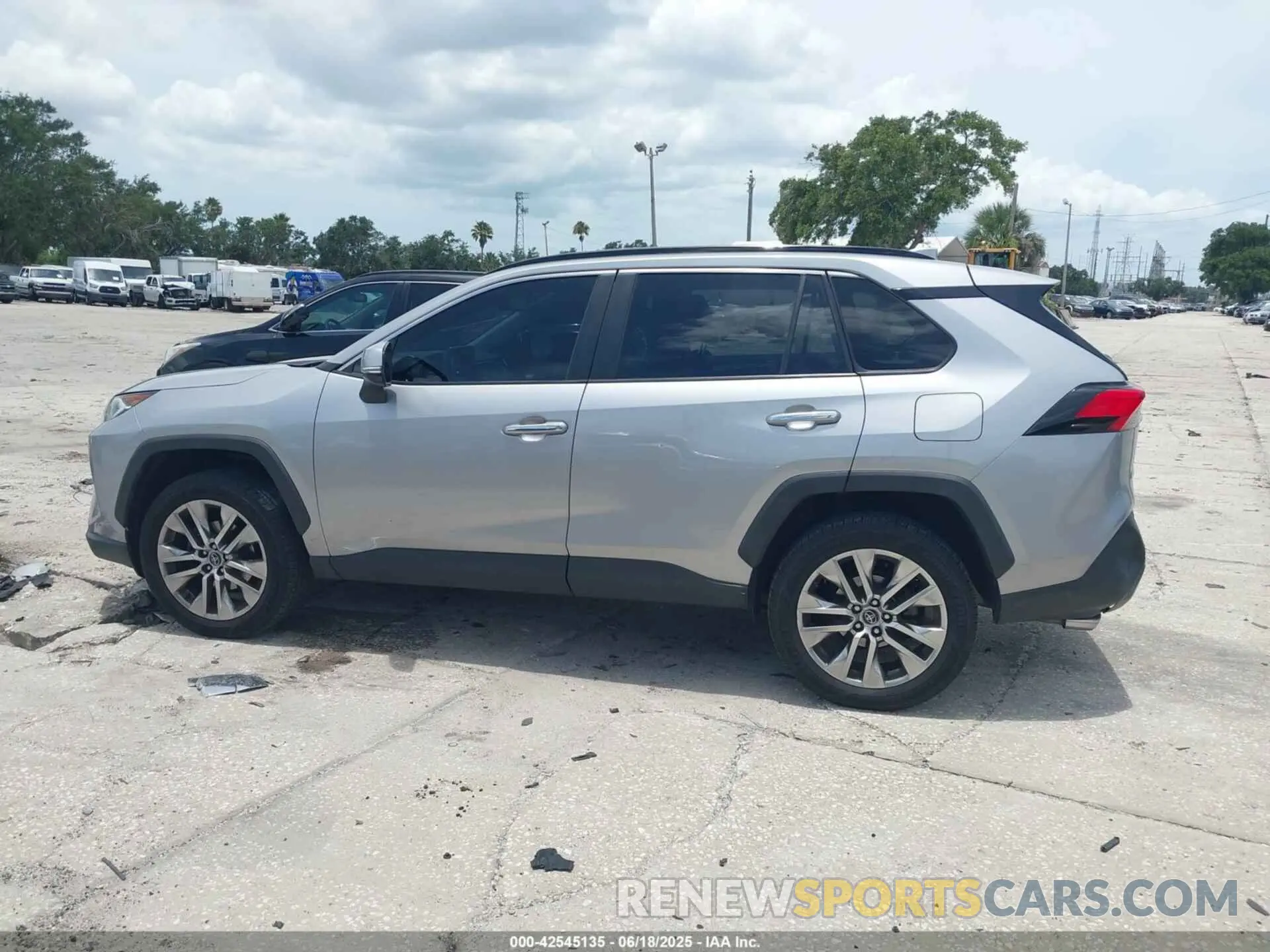 14 Photograph of a damaged car JTMY1RFVXKD503506 TOYOTA RAV4 2019