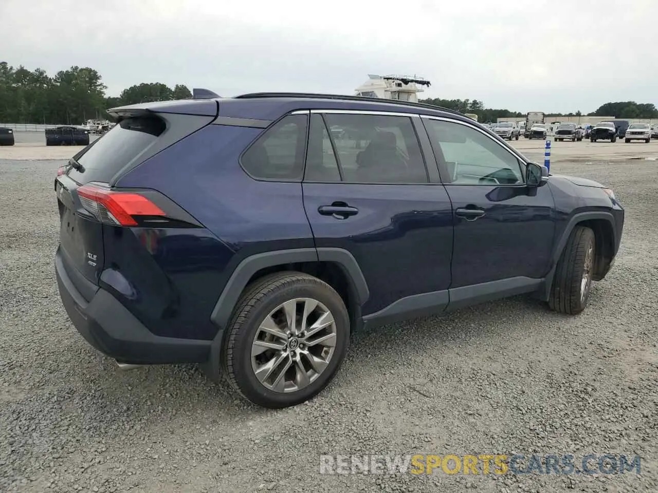 3 Photograph of a damaged car 2T3A1RFV1LW092454 TOYOTA RAV4 2020