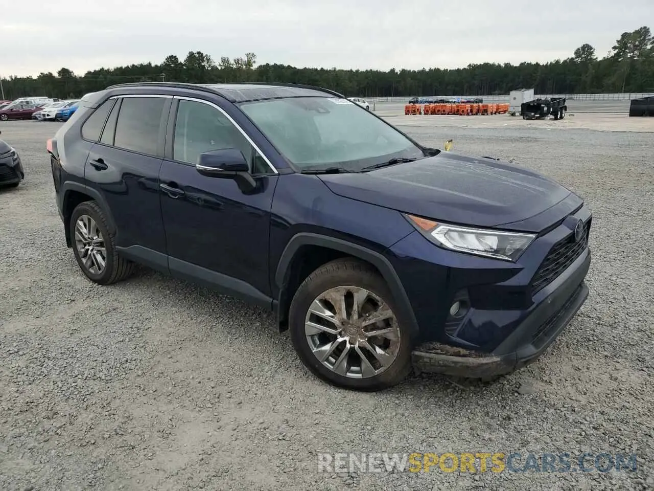 4 Photograph of a damaged car 2T3A1RFV1LW092454 TOYOTA RAV4 2020
