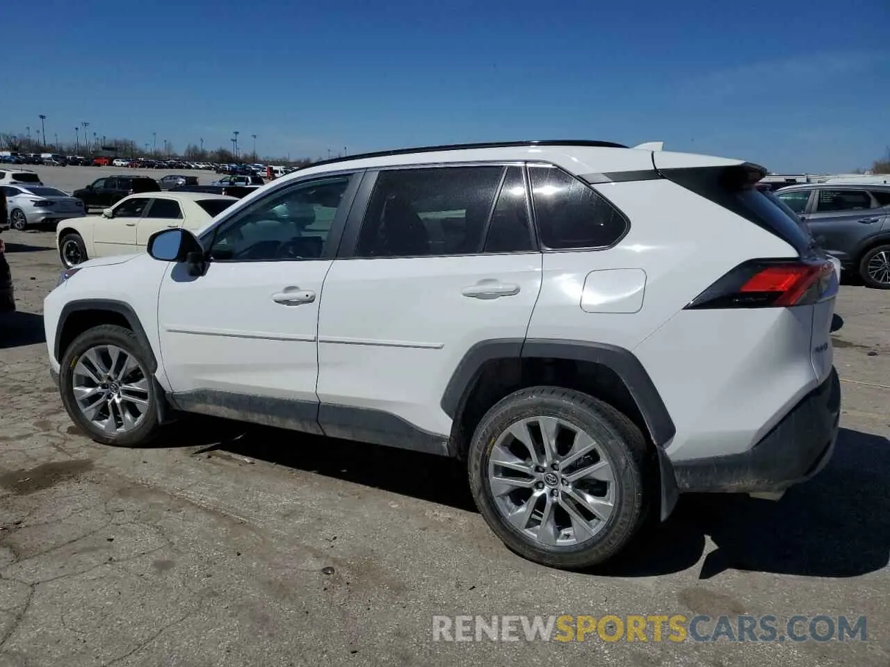 2 Photograph of a damaged car 2T3A1RFV1LW114713 TOYOTA RAV4 2020