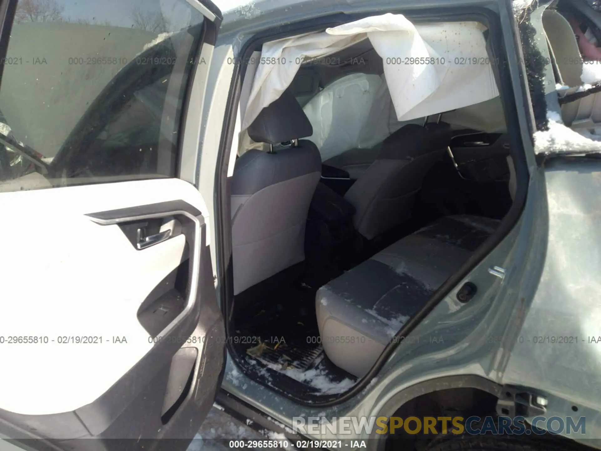 8 Photograph of a damaged car 2T3A1RFV2LW093354 TOYOTA RAV4 2020