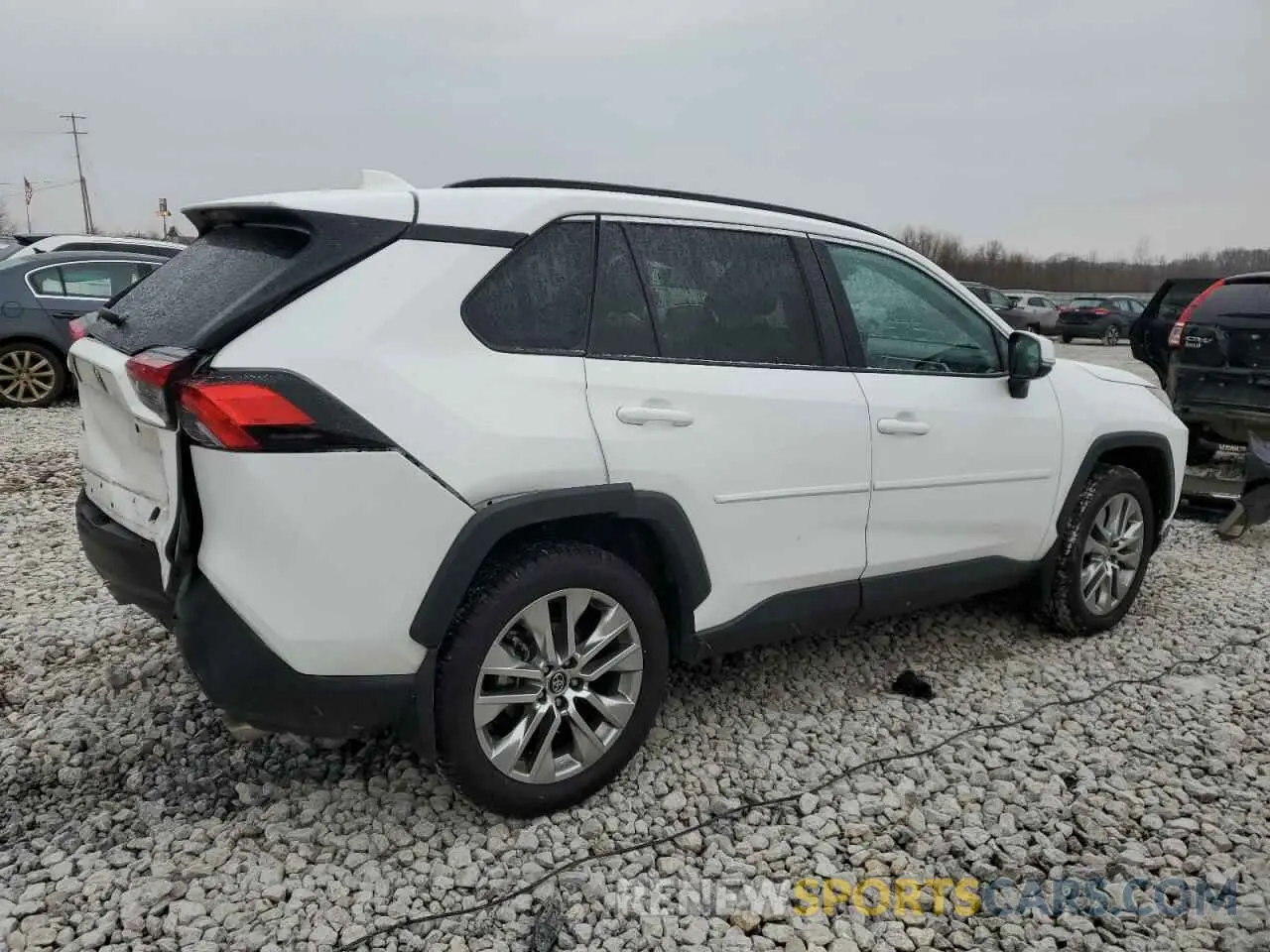 3 Фотография поврежденного автомобиля 2T3A1RFV2LW117233 TOYOTA RAV4 2020