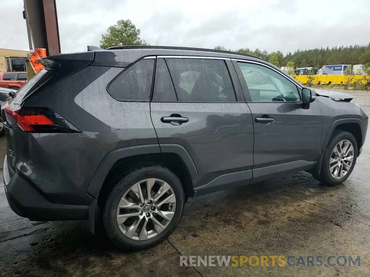 3 Photograph of a damaged car 2T3A1RFV3LW107875 TOYOTA RAV4 2020
