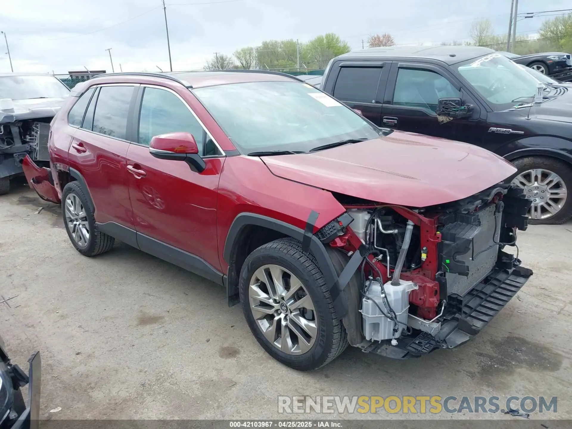 1 Фотография поврежденного автомобиля 2T3A1RFV3LW135997 TOYOTA RAV4 2020