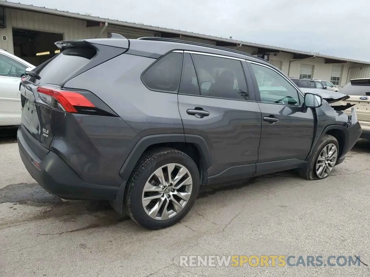 3 Фотография поврежденного автомобиля 2T3A1RFV6LC065297 TOYOTA RAV4 2020