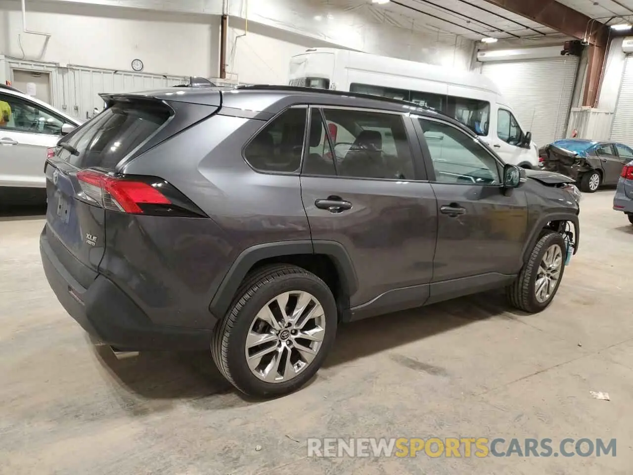 3 Photograph of a damaged car 2T3A1RFV9LC123385 TOYOTA RAV4 2020