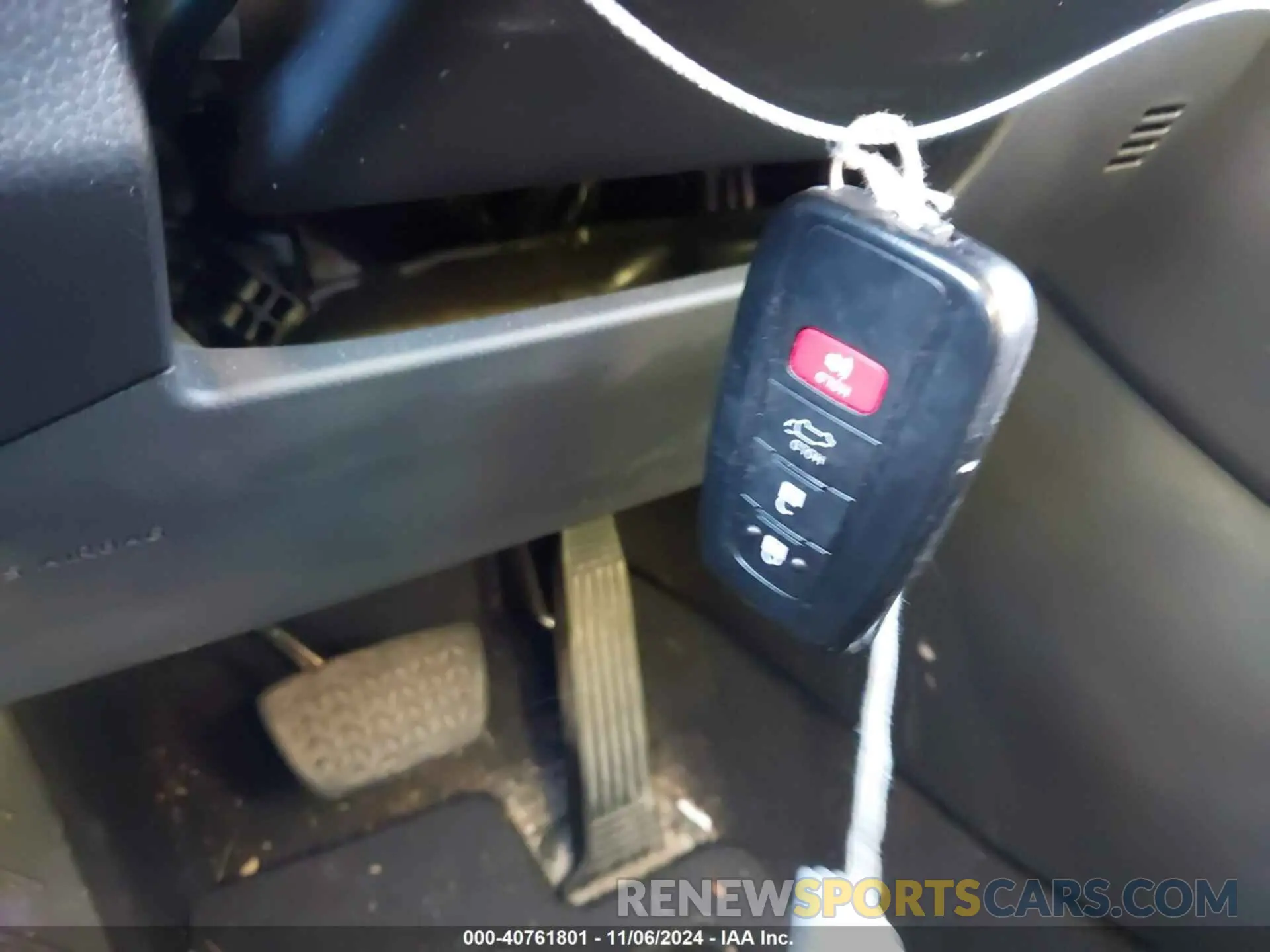 11 Photograph of a damaged car 2T3A1RFV9LC130305 TOYOTA RAV4 2020