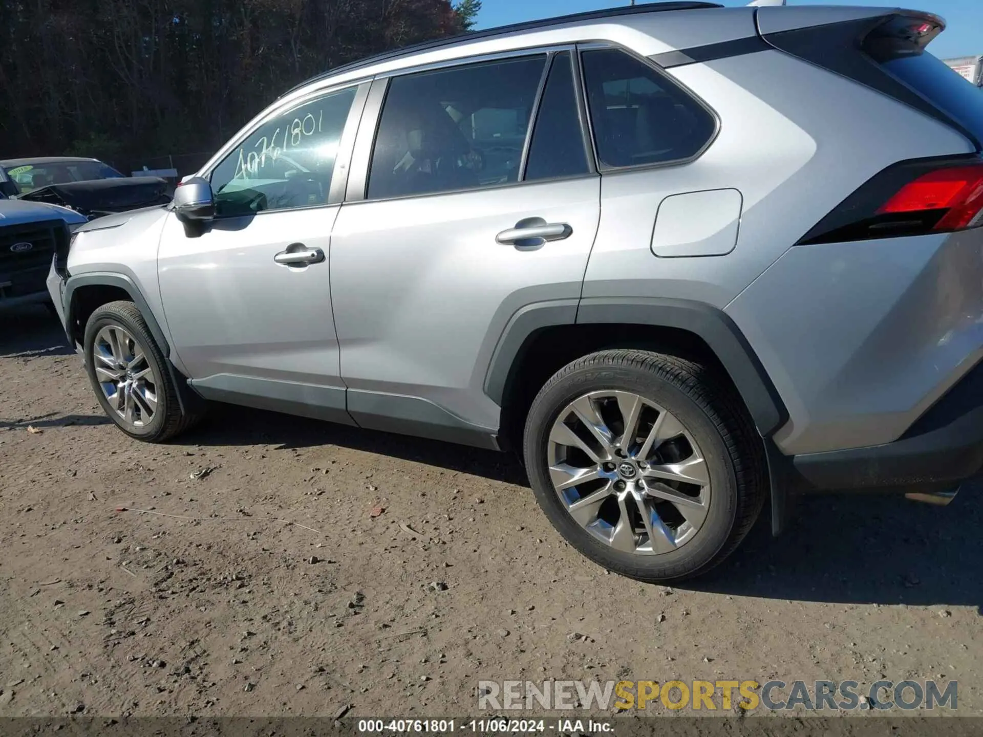 14 Photograph of a damaged car 2T3A1RFV9LC130305 TOYOTA RAV4 2020