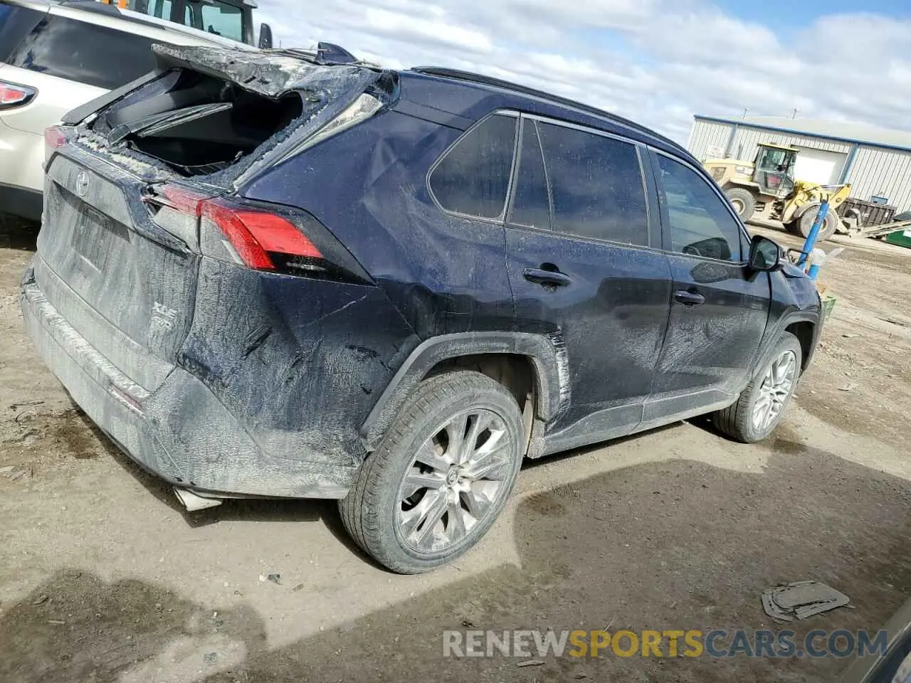 3 Photograph of a damaged car 2T3A1RFVXLC135321 TOYOTA RAV4 2020