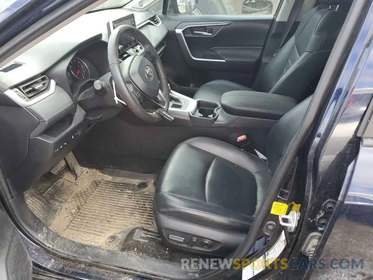7 Photograph of a damaged car 2T3A1RFVXLC135321 TOYOTA RAV4 2020