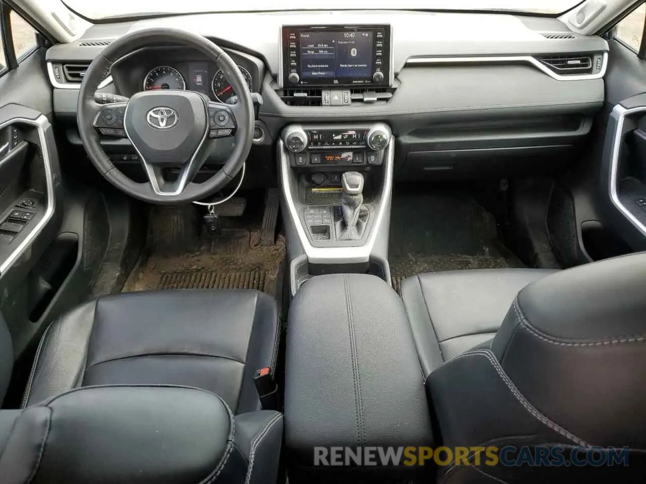 8 Photograph of a damaged car 2T3A1RFVXLC135321 TOYOTA RAV4 2020