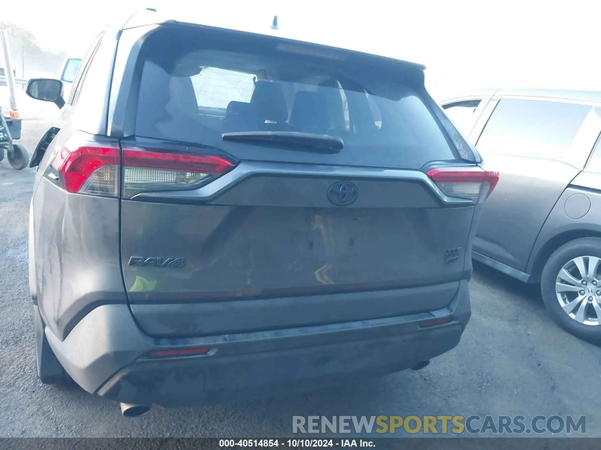 16 Photograph of a damaged car 2T3A1RFVXLW138699 TOYOTA RAV4 2020