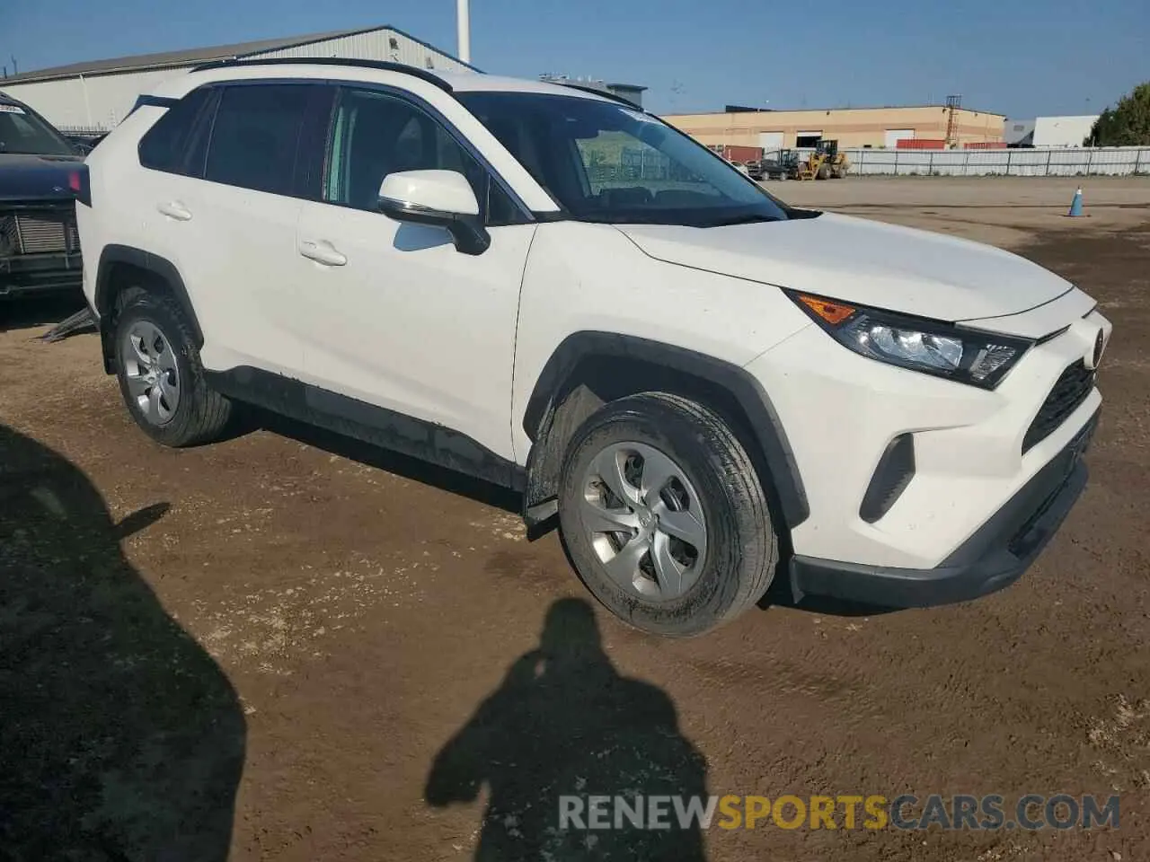 4 Photograph of a damaged car 2T3B1RFV0LC098011 TOYOTA RAV4 2020