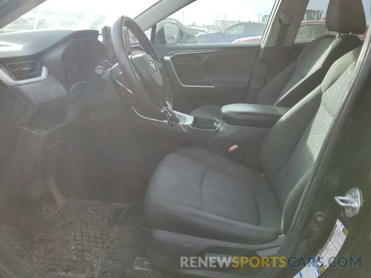 7 Photograph of a damaged car 2T3B1RFV5LC085559 TOYOTA RAV4 2020