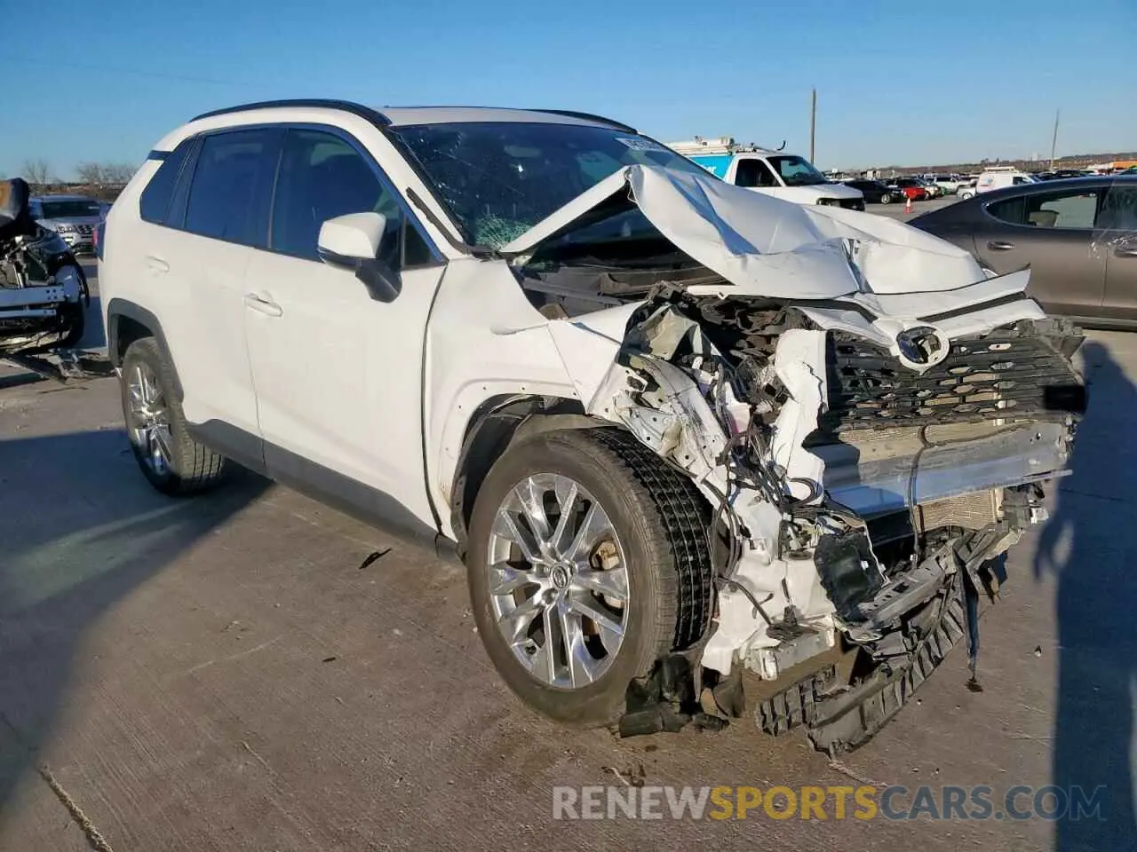 4 Photograph of a damaged car 2T3C1RFV0LC037343 TOYOTA RAV4 2020
