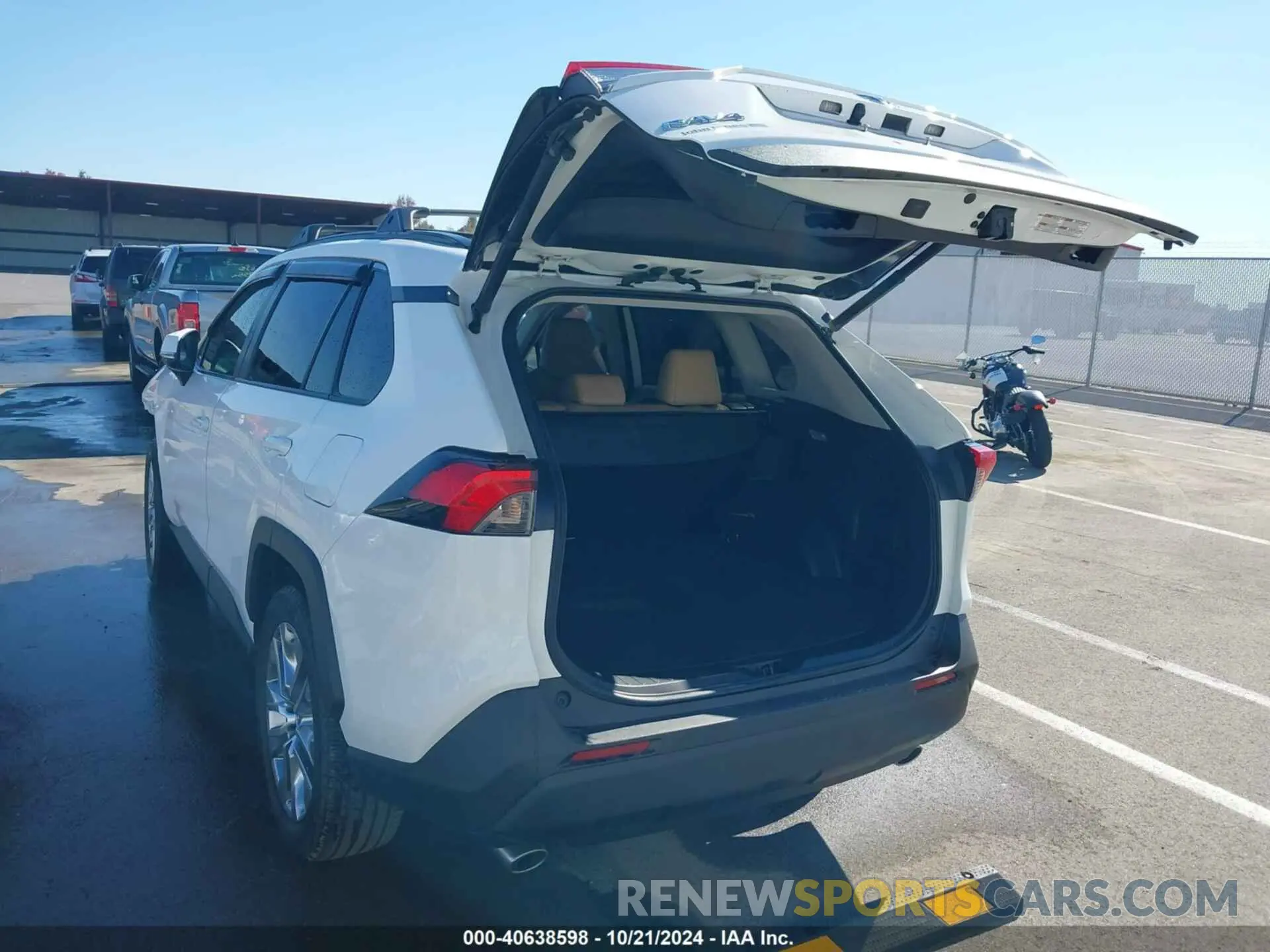 3 Photograph of a damaged car 2T3C1RFV1LW076425 TOYOTA RAV4 2020