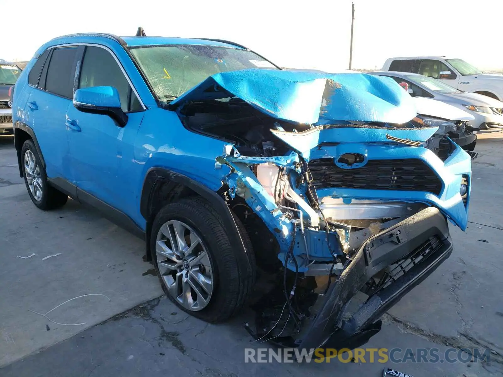 1 Photograph of a damaged car 2T3C1RFV1LW087375 TOYOTA RAV4 2020