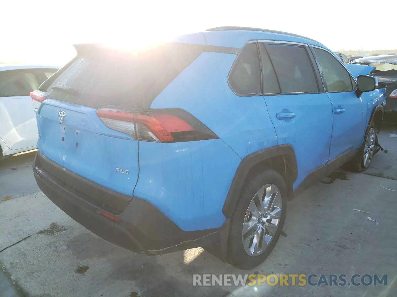 4 Photograph of a damaged car 2T3C1RFV1LW087375 TOYOTA RAV4 2020