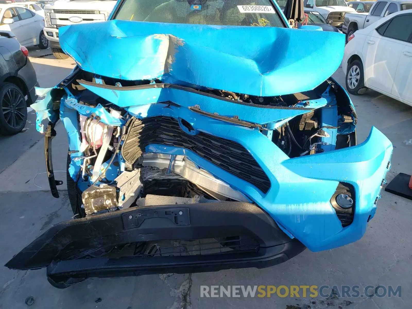 9 Photograph of a damaged car 2T3C1RFV1LW087375 TOYOTA RAV4 2020