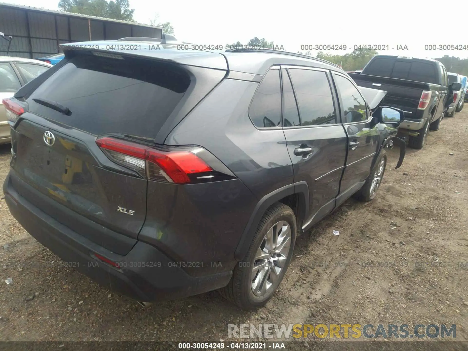 4 Photograph of a damaged car 2T3C1RFV1LW093564 TOYOTA RAV4 2020