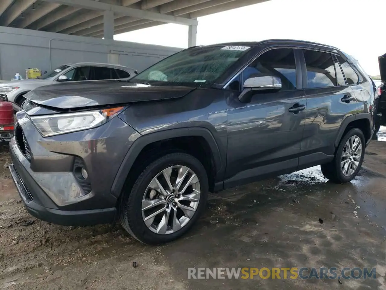 1 Photograph of a damaged car 2T3C1RFV2LC062079 TOYOTA RAV4 2020