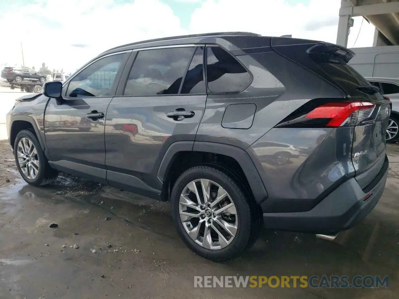 2 Photograph of a damaged car 2T3C1RFV2LC062079 TOYOTA RAV4 2020