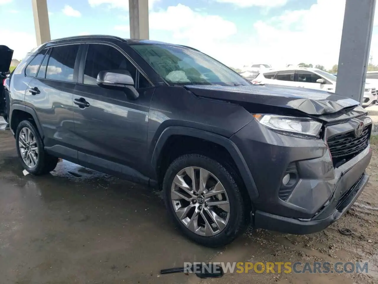 4 Photograph of a damaged car 2T3C1RFV2LC062079 TOYOTA RAV4 2020
