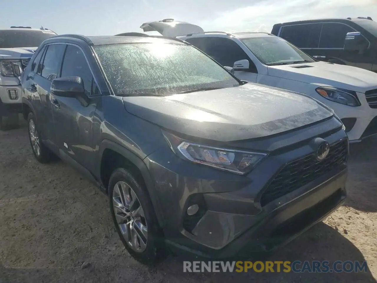 4 Photograph of a damaged car 2T3C1RFV4LC082379 TOYOTA RAV4 2020