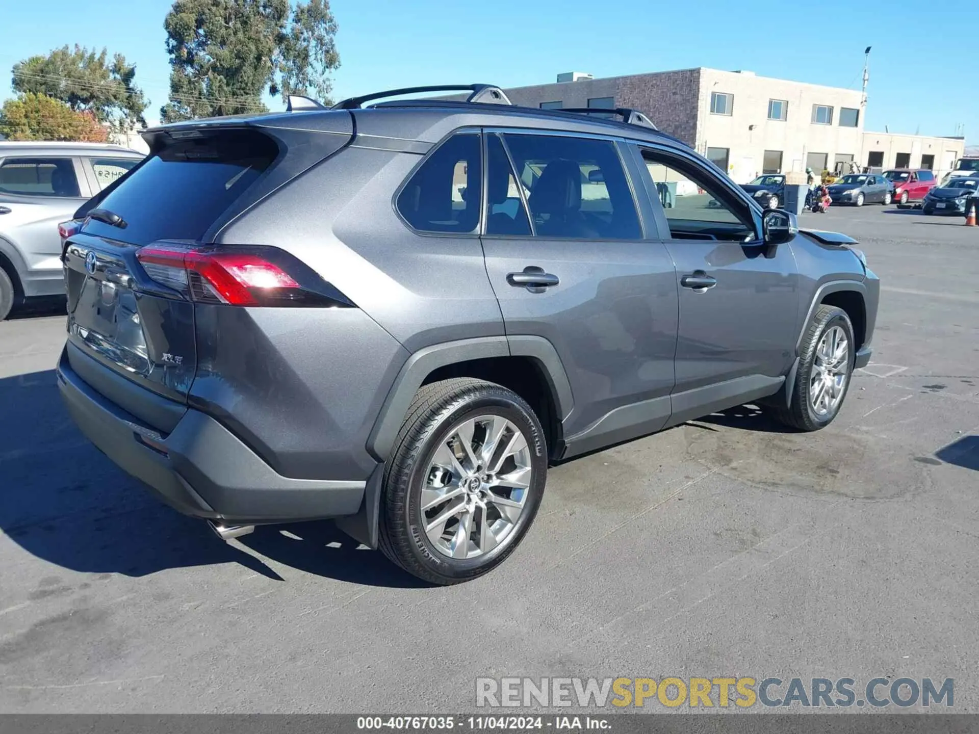 4 Photograph of a damaged car 2T3C1RFV4LW083871 TOYOTA RAV4 2020