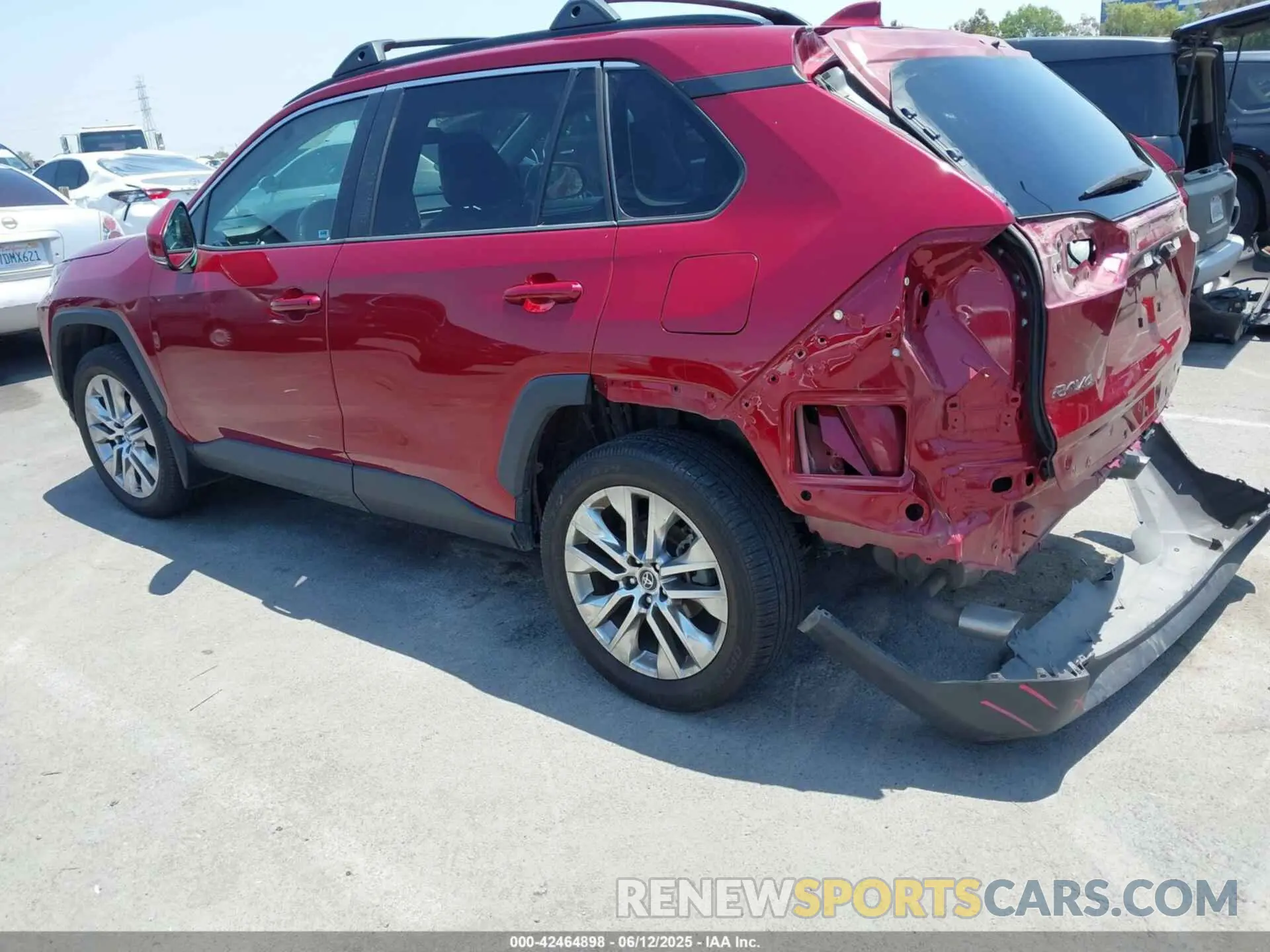 15 Photograph of a damaged car 2T3C1RFV5LW088979 TOYOTA RAV4 2020