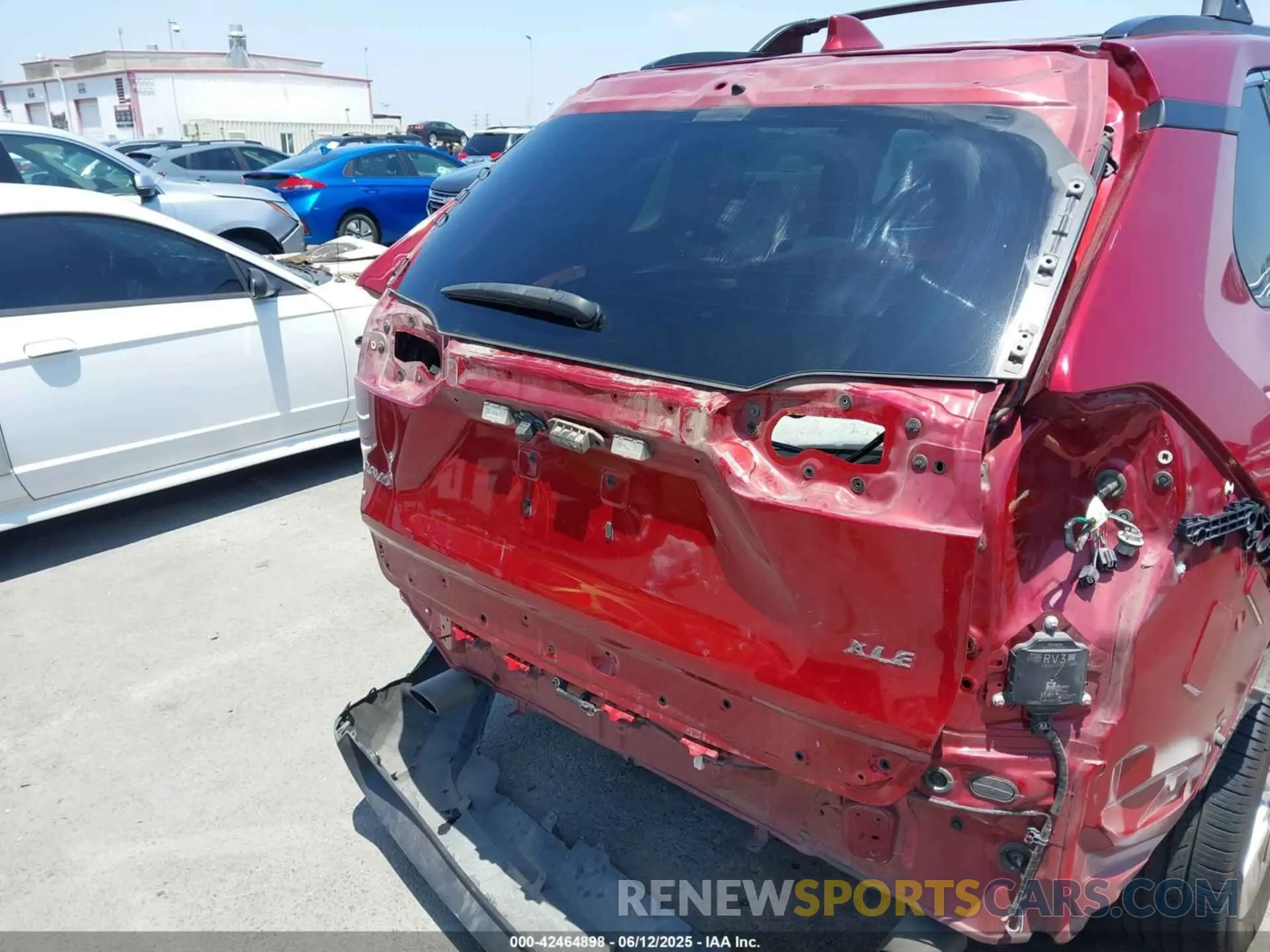 6 Photograph of a damaged car 2T3C1RFV5LW088979 TOYOTA RAV4 2020