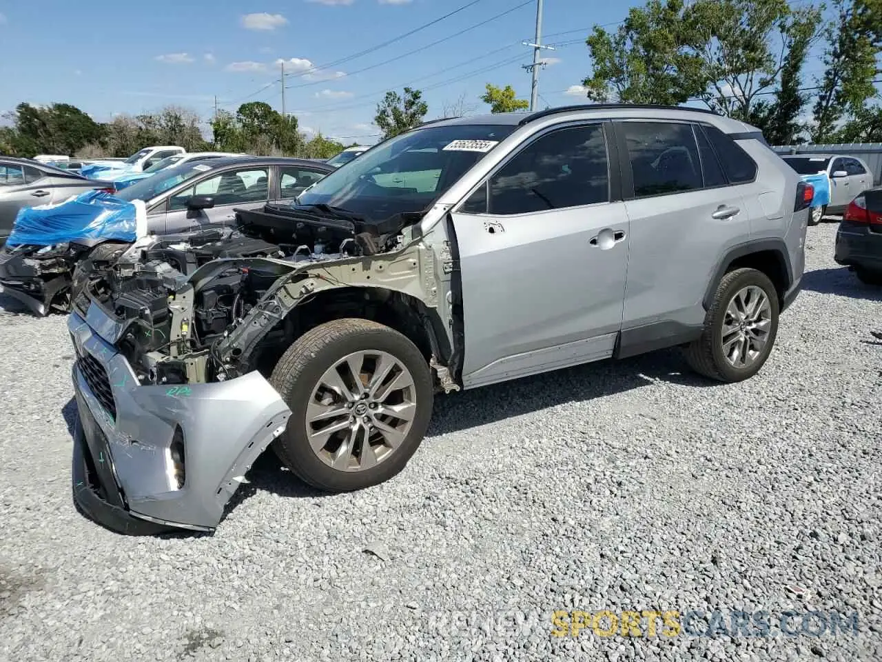1 Photograph of a damaged car 2T3C1RFV6LW060060 TOYOTA RAV4 2020