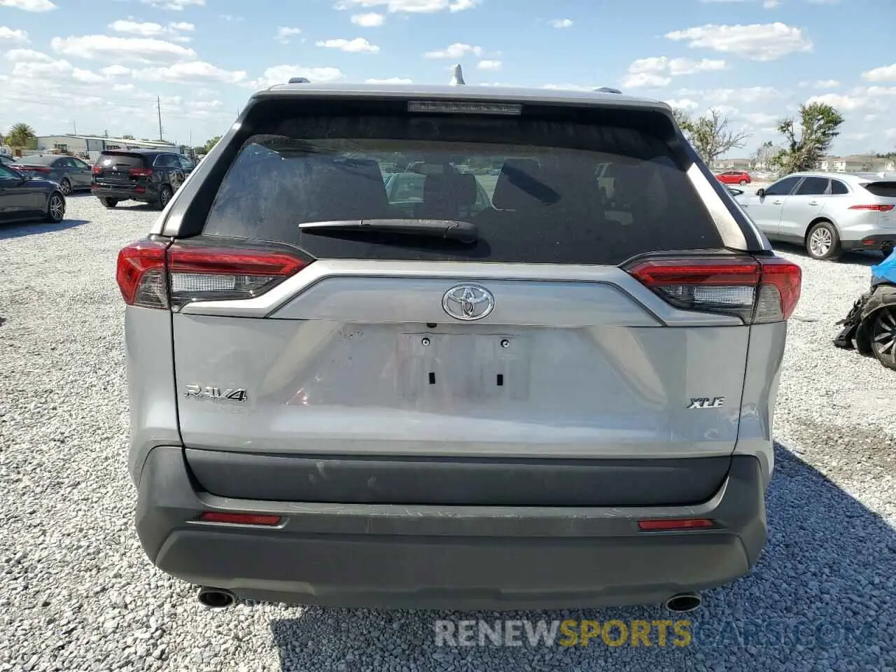 6 Photograph of a damaged car 2T3C1RFV6LW060060 TOYOTA RAV4 2020