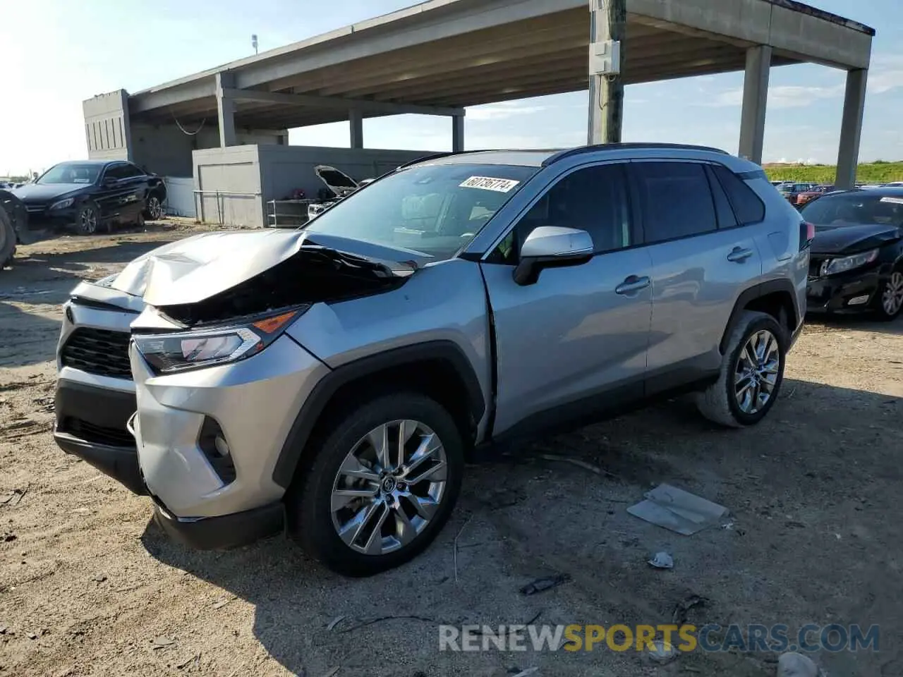 1 Photograph of a damaged car 2T3C1RFV6LW090336 TOYOTA RAV4 2020